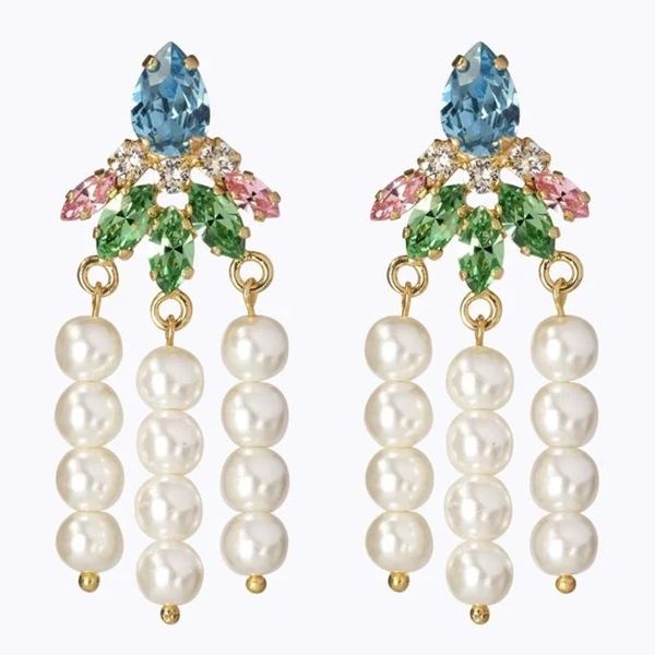 Afrodite earrings by Caroline Svedbom