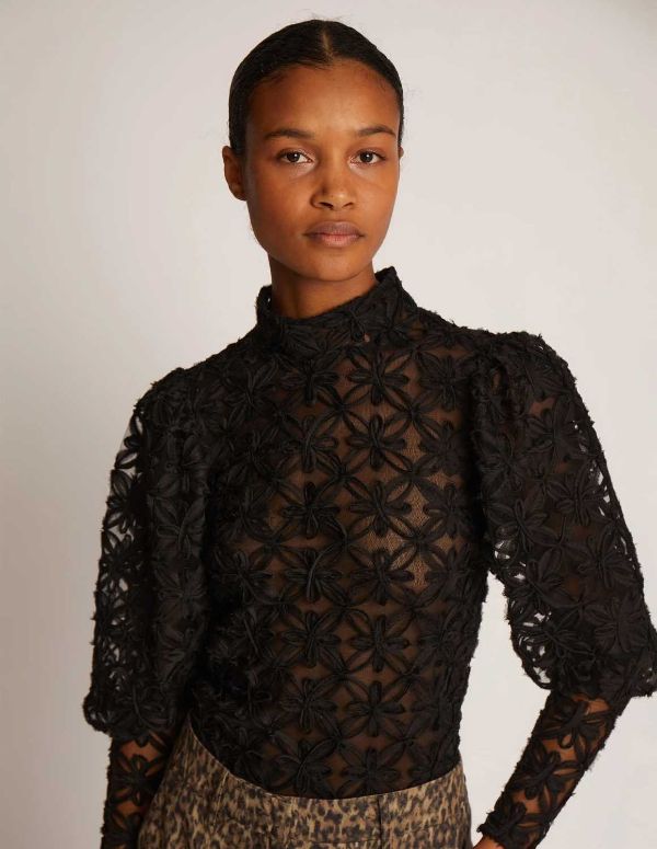 Thiki top by Munthe