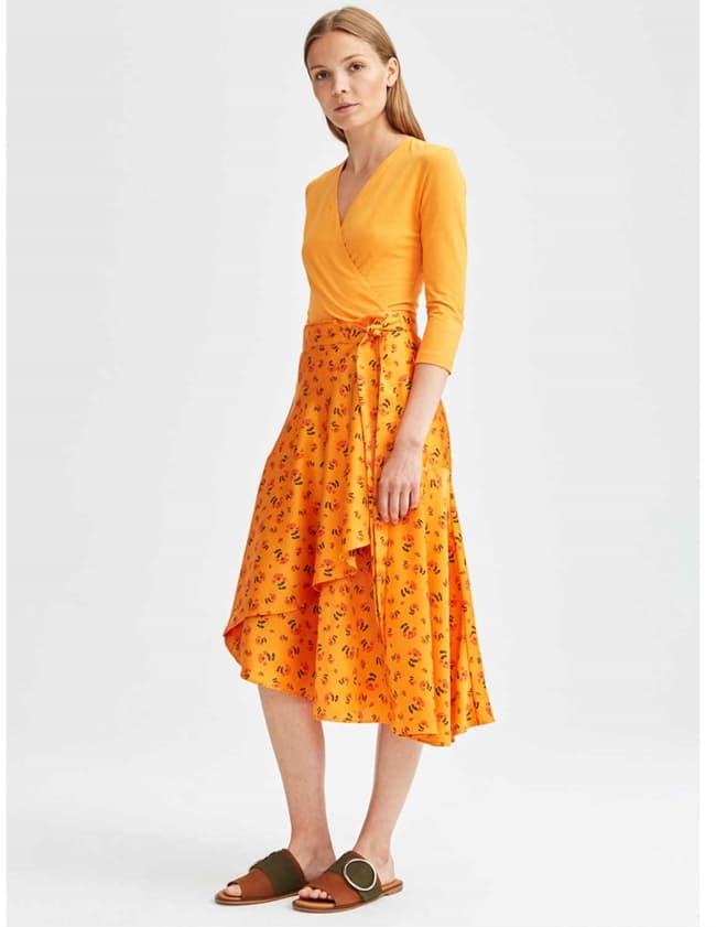 Rodebjer alva tech satin skirt - apricot back