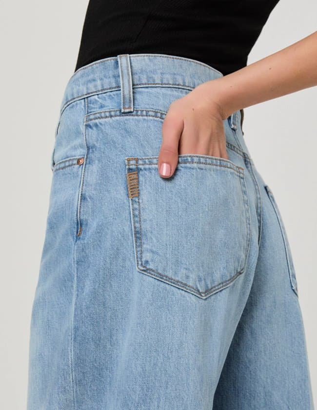 Paige Jeans cameron wide leg 31 jeans - jennica model