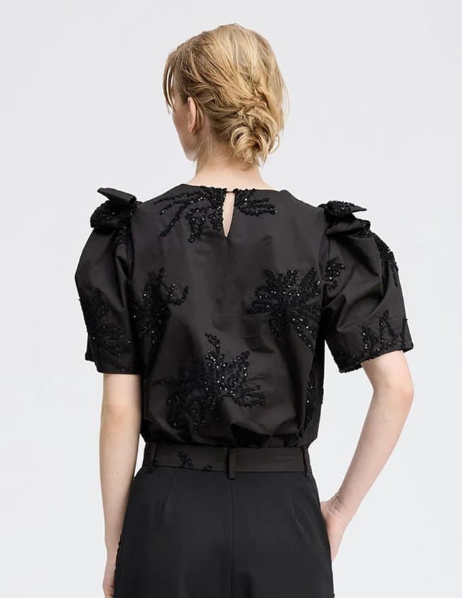 Munthe ryme top - black model