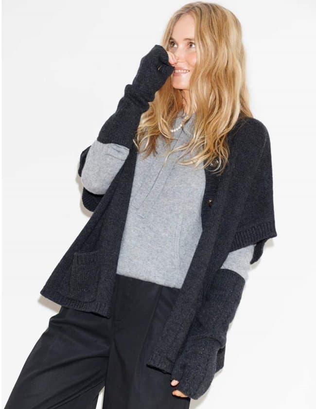 Beta Studios lottie mittens - pepper side