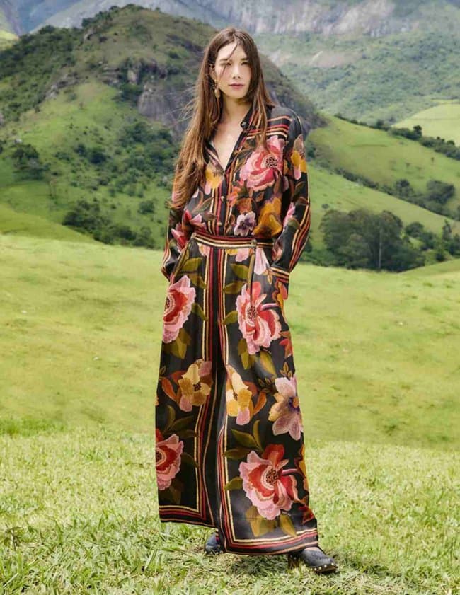 Farm Rio chenille flowers shirt - black side