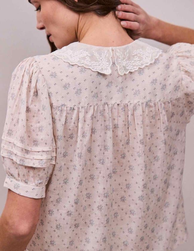 FAUNE deco blouse - cornflower print model