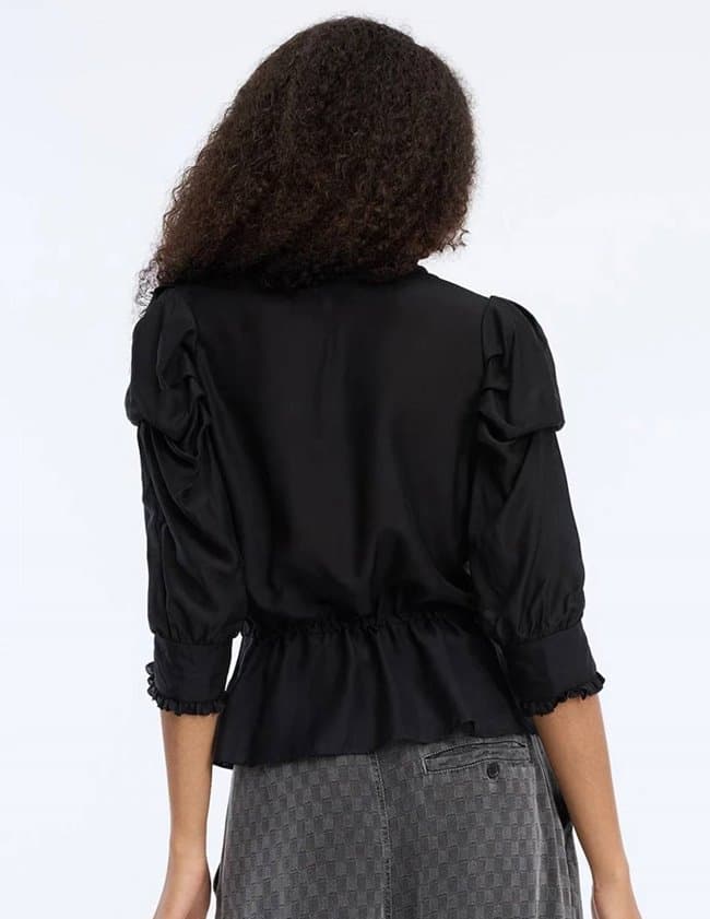 Munthe vastu top - black model