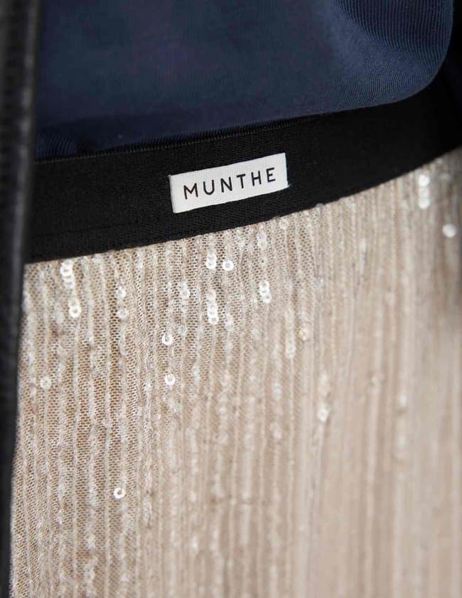 Munthe vuzia - camel detail