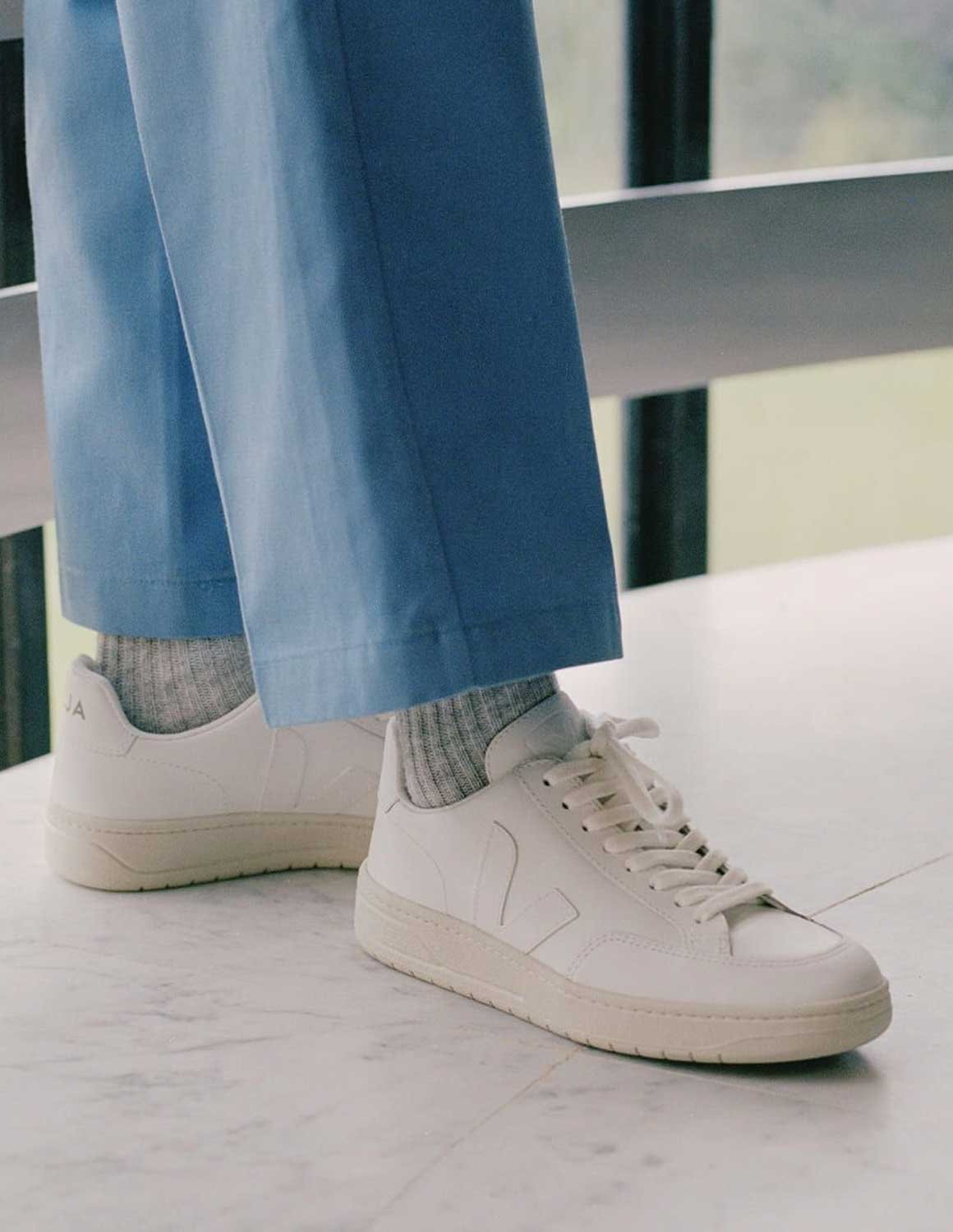 Veja V12 leather trainers - extra white