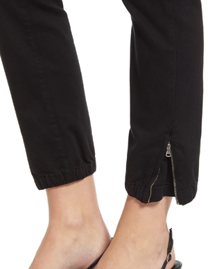 Paige Mayslie Joggers in Black model