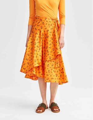 Rodebjer alva tech satin skirt - apricot side