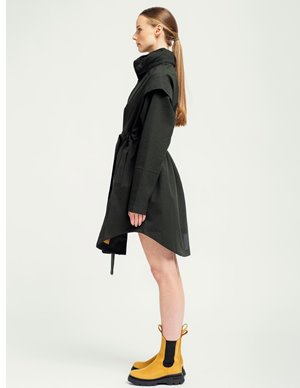 Monsun Coat Green model