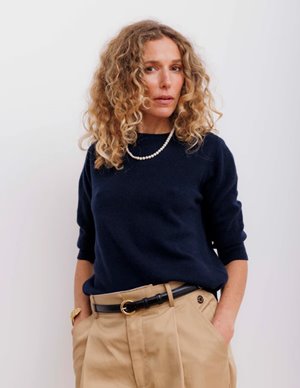 Beta Studios lady jumper - navy detail