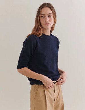 Beta Studios lady jumper - navy side