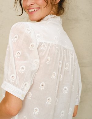 M.A.B.E APPAREL frani top - white model