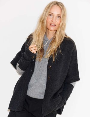 Beta Studios lottie mittens - pepper back