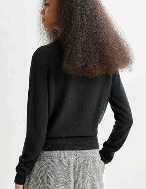 Essentiel Antwerp invited jumper - black detail