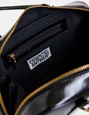 Essentiel Antwerp izodiac bag - black model