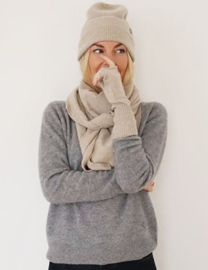 Beta Studios astrid beanie hat - sand side