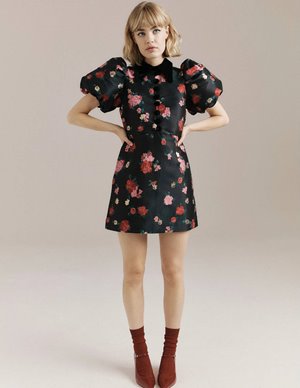 Queens of Archive rosie dress - black model