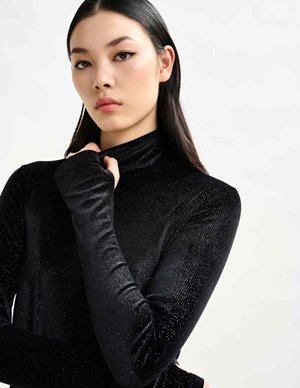 Essentiel Antwerp indienne velvet top - black detail
