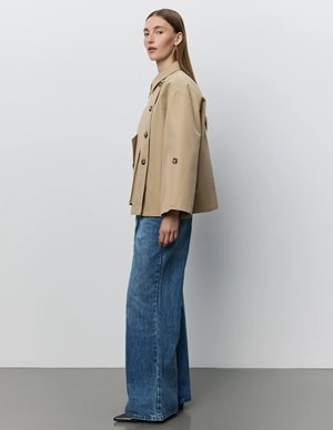 Sofie Schnoor agathasw jacket - camel detail