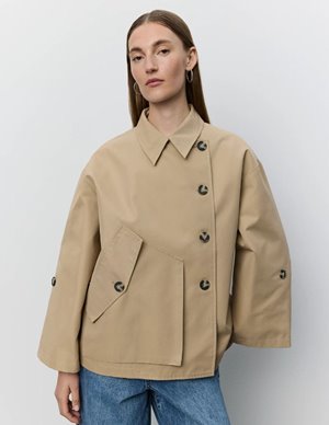 Sofie Schnoor agathasw jacket - camel