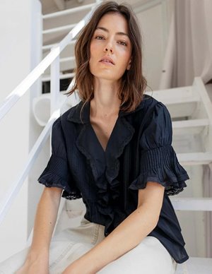 Project AJ117 gail blouse - black side