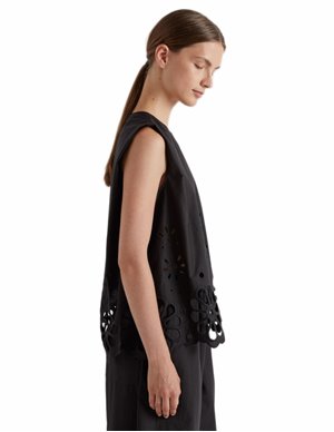 MeiMeiJ flower top - black detail