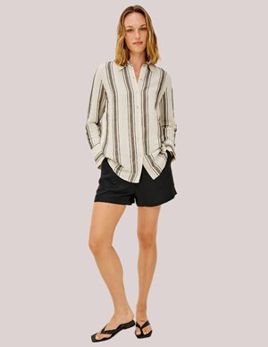 Rails jenner shorts - black side